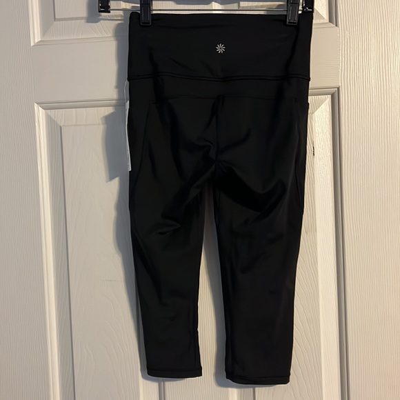 NWT Athleta Black Ultimate Stash Pocket Crop Leggings Capri  Size XS - Picture 5 of 6